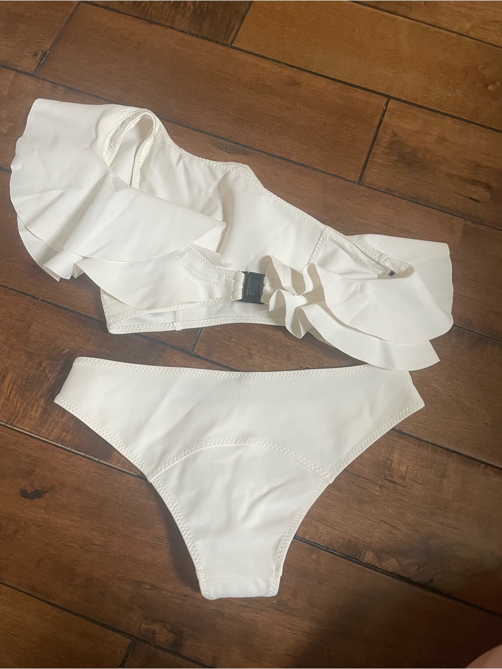 Lisa Marie Fernandez White Ruffle One-Shoulder Bikini Set - Picture 4 of 7